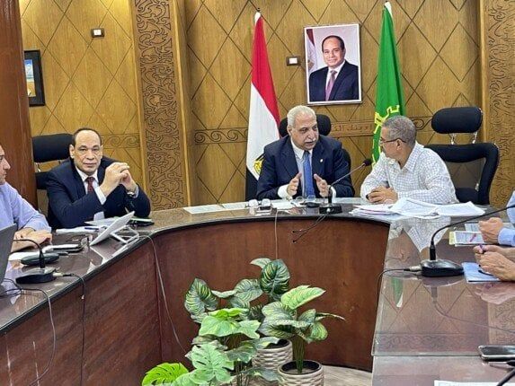 مدير تعليم القليوبية يتابع امتحانات الثانوية العامة من داخل غرفة العمليات المركزية