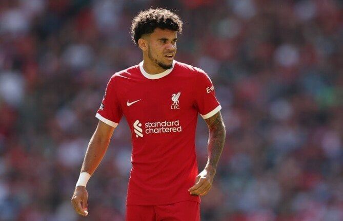 ليفربول يرفض عرض بايرن ميونخ للتعاقد مع لويس دياز