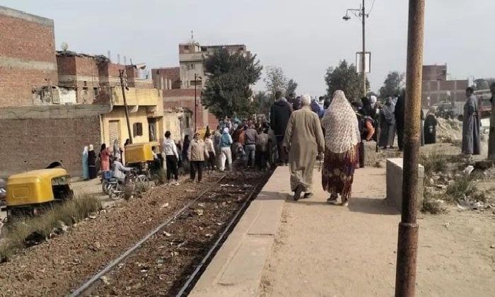 مصرع 3 أشخاص صدمهم قطار بطوخ