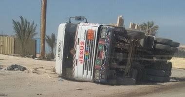 تصادم مروع بين 3 سيارات نقل على طريق الإسكندرية الصحراوي