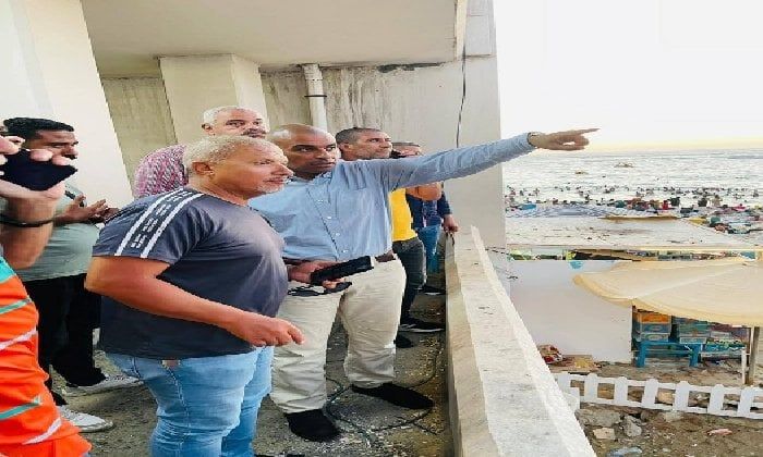 رئيس مصايف الإسكندرية في جولة تفقدية للتأكيد على إخلاء البحر بعد المواعيد الرسمية