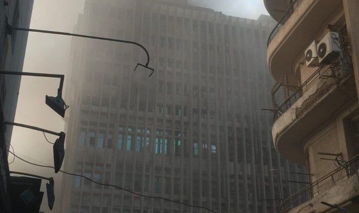 الدفع بـ 17 سيارة إسعاف لموقع حريق سنترال رمسيس