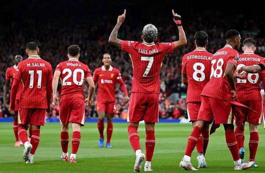 رغم تمسك ليفربول.. برشلونة يرفض الاستسلام ويقدم عرضا جديدا لضم نجم الريدز
