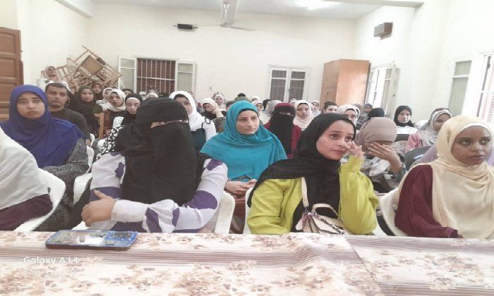 جامعة جنوب الوادي تواصل ندواتها في المشروع القومي لمحو الأمية بدشنا