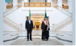 سمو وزير الخارجية يستقبل وزير الخارجية الإيراني