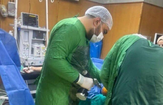 فريق طبي بمستشفى قويسنا المركزي ينقذ شابة من بتر القدم بعد حادث قطار