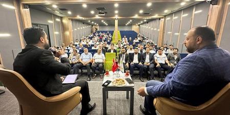 معاون وزير الإدارة المحلية يبحث مع الجالية السورية في تركيا الاستفادة من خبرات المغتربين- فيديو - بوابة اخر ساعة