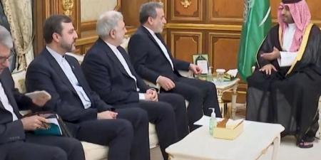 تحليل لقاء محمد بن سلمان مع وزير خارجية إيران "بتوقفه القصير" يثير تفاعلا - بوابة اخر ساعة