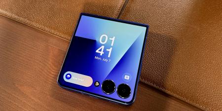 سامسونج تطلق رسمياً Galaxy Z Flip7: قوة الذكاء الاصطناعي في جهاز بحجم الجيب مع شاشة FlexWindow جديدة تغطي الواجهة بالكامل - بوابة اخر ساعة