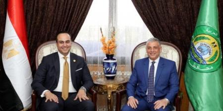 محافظ الإسماعيلية يلتقي رئيس هيئة الرعاية الصحية لبحث أخر التطورات - بوابة اخر ساعة