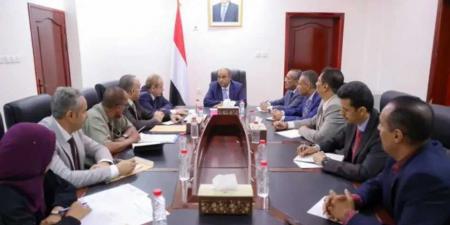 رئيس الوزراء يوجه بصرف مستحقات الطلاب اليمنيين المبتعثين عن النصف الأول من 2024 - بوابة اخر ساعة