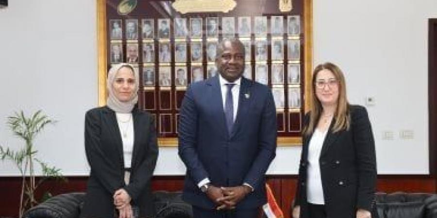 رئيس البريد المصرى تستقبل المدير التنفيذى لبريد كوت ديفوار - بوابة اخر ساعة