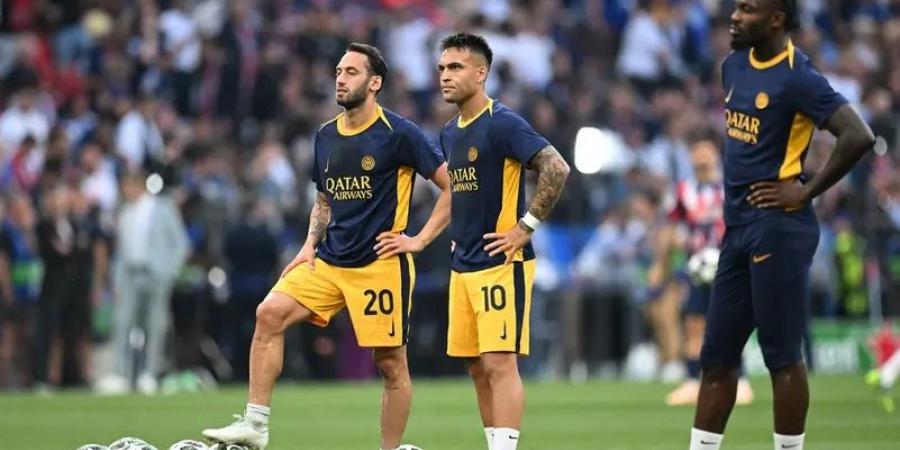 غضب في إنتر بعد الإقصاء.. لاوتارو يهاجم هاكان ويطالبه بالرحيل - بوابة اخر ساعة