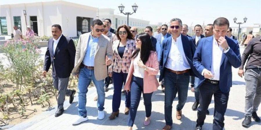 جولة تفقدية لوزراء الإسكان والتخطيط والتنمية المحلية في المدينة التراثية بالعلمين - بوابة اخر ساعة