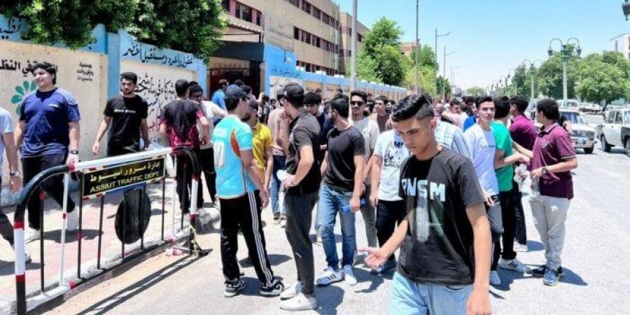 امتحانات الثانوية العامة 2025.. بدء توافد طلاب الثانوية العامة على اللجان - بوابة اخر ساعة