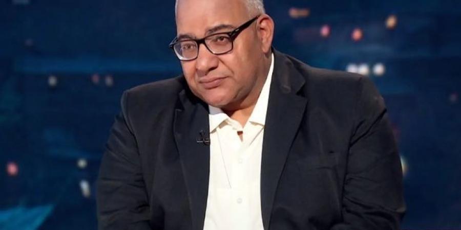بيومي فؤاد يكشف: "شهدت زورًا في طفولتي وأبي ضربني وهو يبكي" - بوابة اخر ساعة