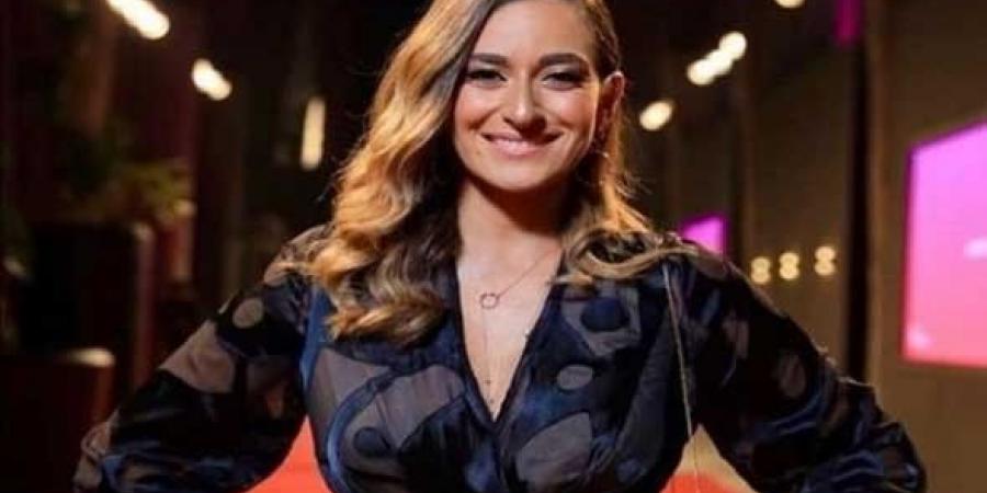أمينة خليل تكشف سبب بكائها ولجوئها إلى طبيب نفساني - بوابة اخر ساعة