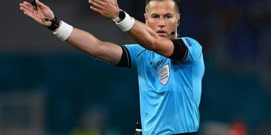 فيفا يعلن الهولندي داني ماكيلي حكماً لمباراة الهلال وفلومينينسي - بوابة اخر ساعة