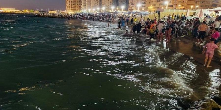 تنفيذًا لتوجيهات محافظ الإسكندرية.. بدء تطبيق قرار منع نزول البحر بعد المواعيد الرسمية - بوابة اخر ساعة