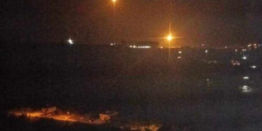الجيش الإسرائيلي أطلق الرصاص باتجاه ضفاف نهر الوزاني وألقى قنبلة مضيئة أدت لاشعال حريق قرب السياج التقني - بوابة اخر ساعة