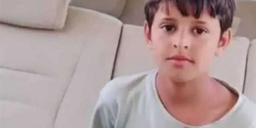 ضربه بآلة حادة في رأسه.. العثور على جثة طفل مقتولًا على يد أحد أقاربه جنوبي اليمن - بوابة اخر ساعة